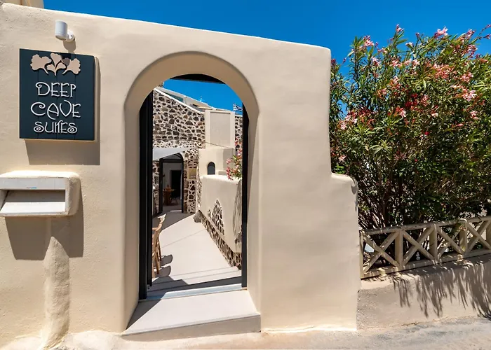Deep Cave Suites Kontochori