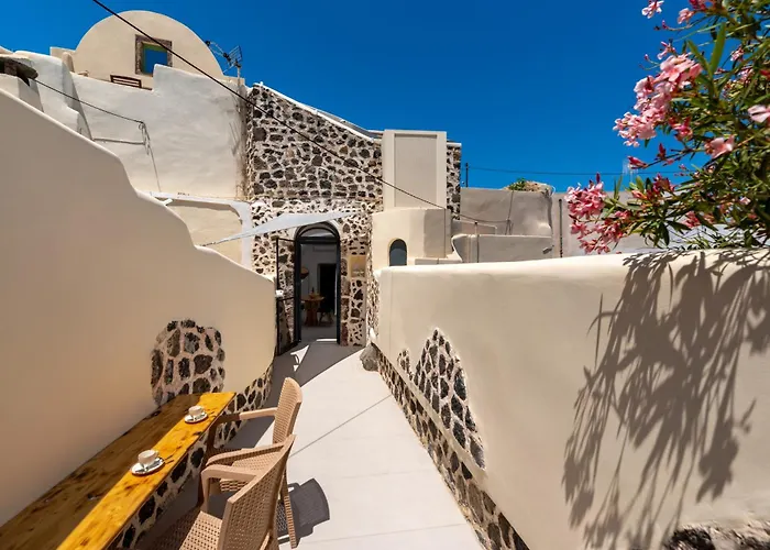 Deep Cave Suites Kontochori